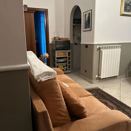 Three Free Trees Apartment